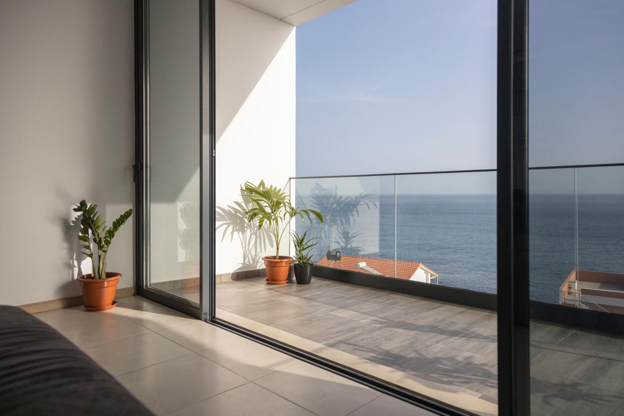 3 Bdr Aprt, Amazing Seaview, Rooftop Pool - Lcgr Πράγια Εξωτερικό φωτογραφία
