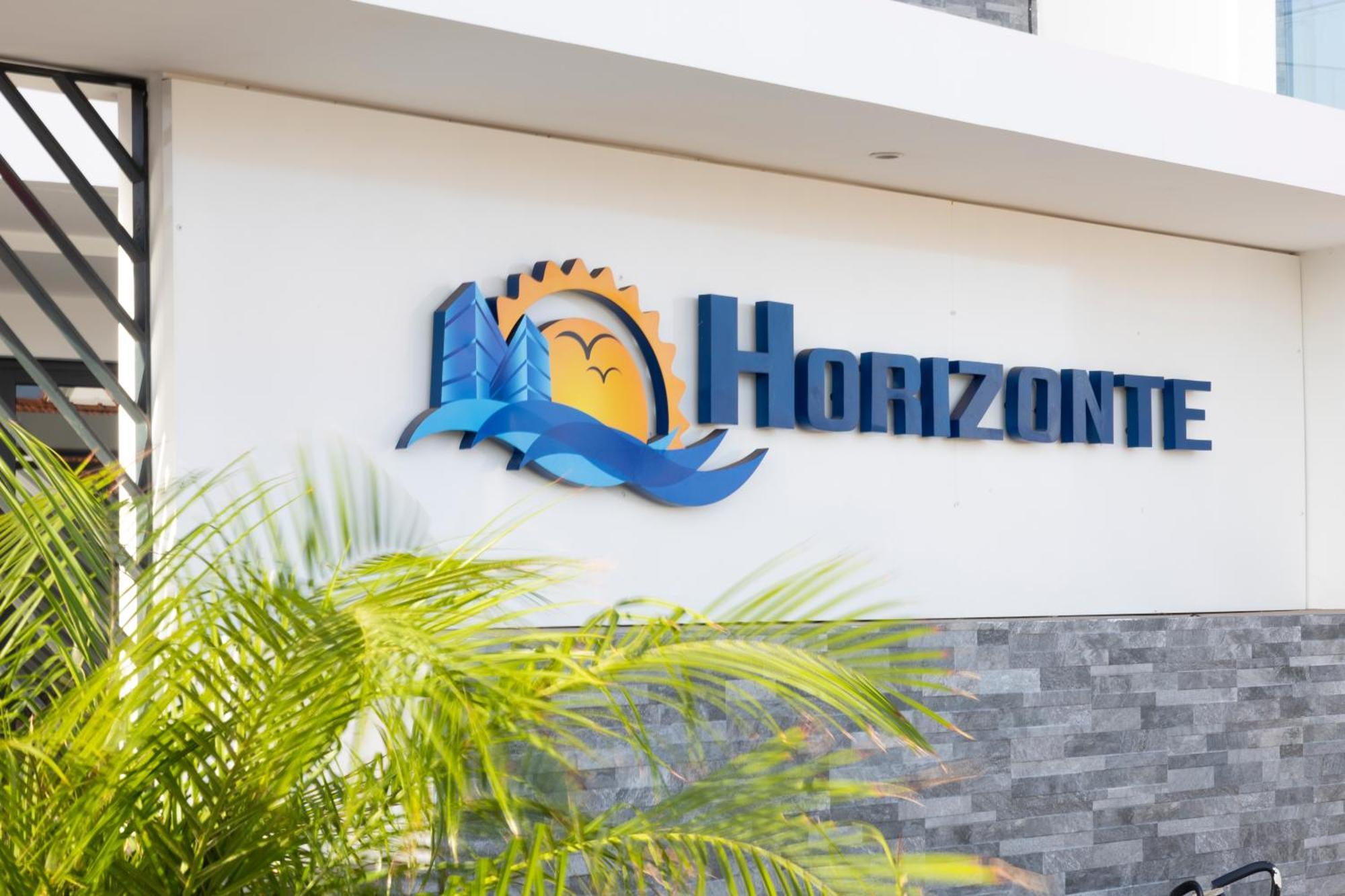 3 Bdr Aprt, Amazing Seaview, Rooftop Pool - Lcgr Πράγια Εξωτερικό φωτογραφία