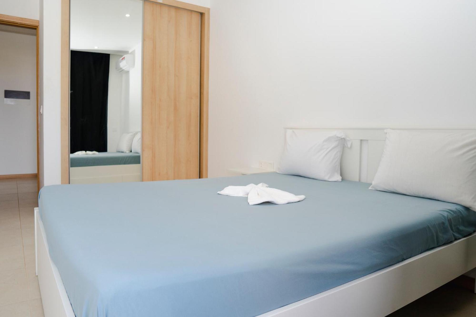 3 Bdr Aprt, Amazing Seaview, Rooftop Pool - Lcgr Πράγια Εξωτερικό φωτογραφία