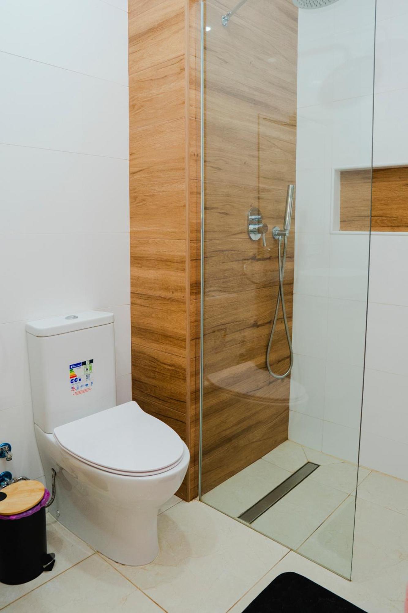 3 Bdr Aprt, Amazing Seaview, Rooftop Pool - Lcgr Πράγια Εξωτερικό φωτογραφία